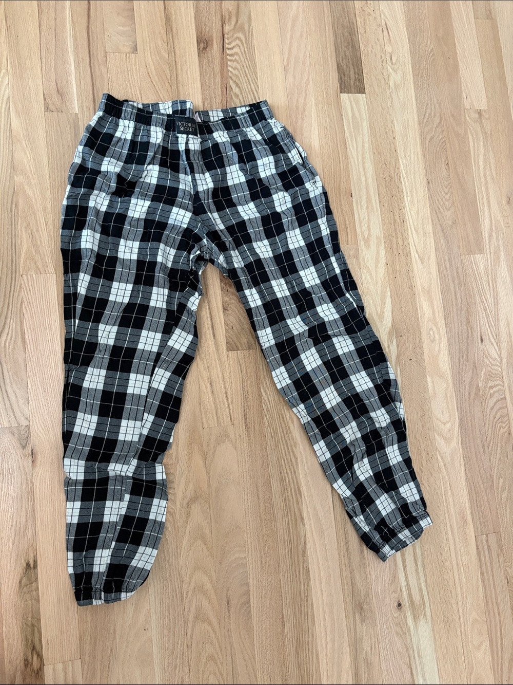 Victoria's Secret PINK Black & White Plaid Pajama Joggers